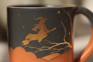 Halloween 18 oz Mug 013 'Witch on a Broomstick'