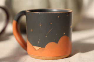 Halloween 18 oz Mug 013 'Witch on a Broomstick'