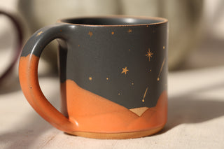 Halloween 18 oz Mug 013 'Witch on a Broomstick'